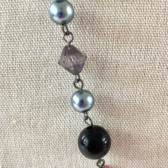 😃 $5 ADD-ON 😃 Gunmetal and Grey Faux Pearl Necklace EUC - Picture 4 of 4
